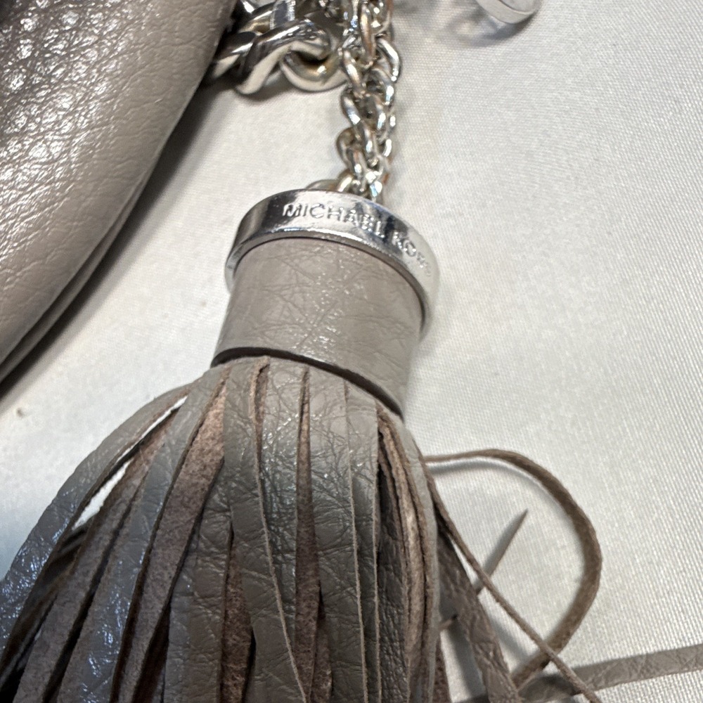 Michael Kors Small Gray Pebbled Oval Crossbody Bag Chain Tassel Zip - Picture 4 of 11